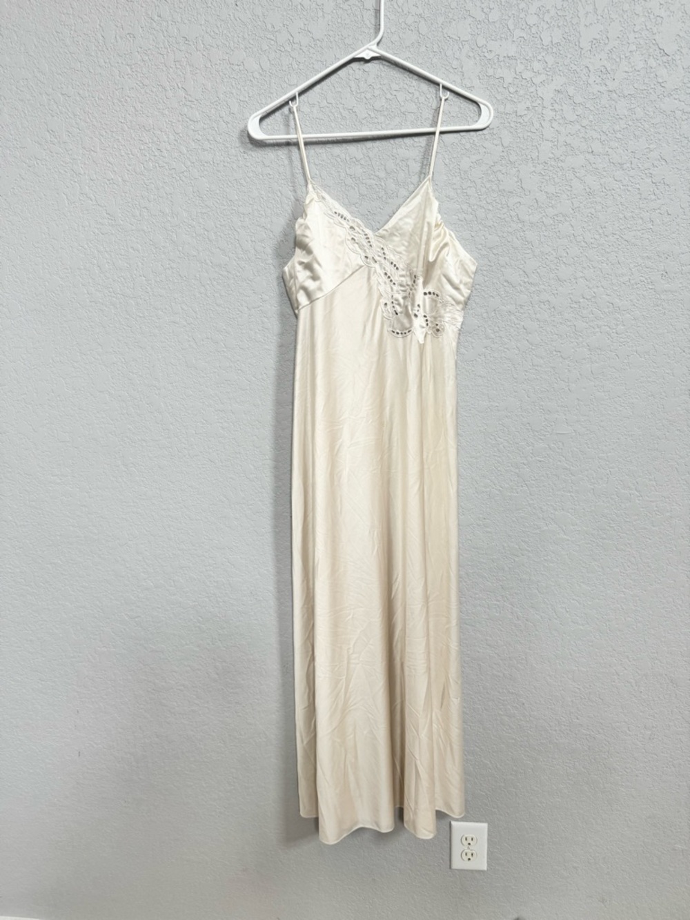 Vintage Vanity Fair Cream Satin Slip Dress Night gown size 36
